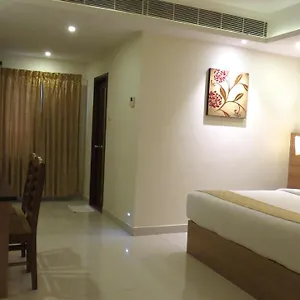 https://park-rajadhani-fort.kerala-hotels.net